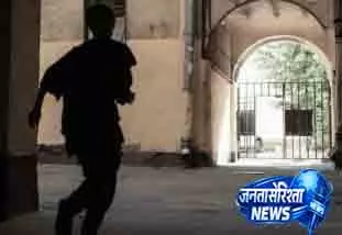 Baripada कोर्ट के शौचालय से नाबालिग भागा Baripada कोर्ट के शौचालय से नाबालिग भागा