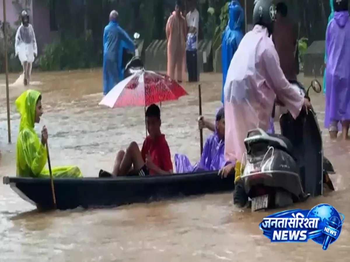 केरल में मूसलाधार बारिश, राहत-बचाव अभियान जारी केरल में मूसलाधार बारिश, राहत-बचाव अभियान जारी