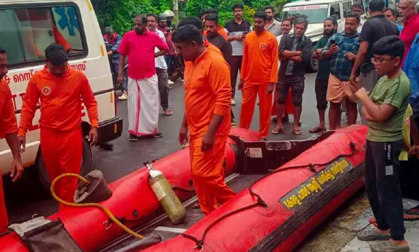 रानी में अचानक आई बाढ़ से जनजीवन प्रभावित, निचले इलाकों में भरा पानी; NDRF टीम तैनात रानी में अचानक आई बाढ़ से जनजीवन प्रभावित, निचले इलाकों में भरा पानी; NDRF टीम तैनात