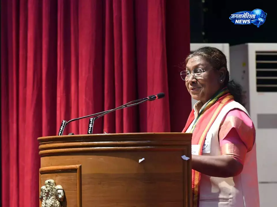 दो दिवसीय आधिकारिक यात्रा पर पहुंचेंगी राष्ट्रपति, प्रशासन ने तैयारियां पूरी कीं दो दिवसीय आधिकारिक यात्रा पर पहुंचेंगी राष्ट्रपति, प्रशासन ने तैयारियां पूरी कीं