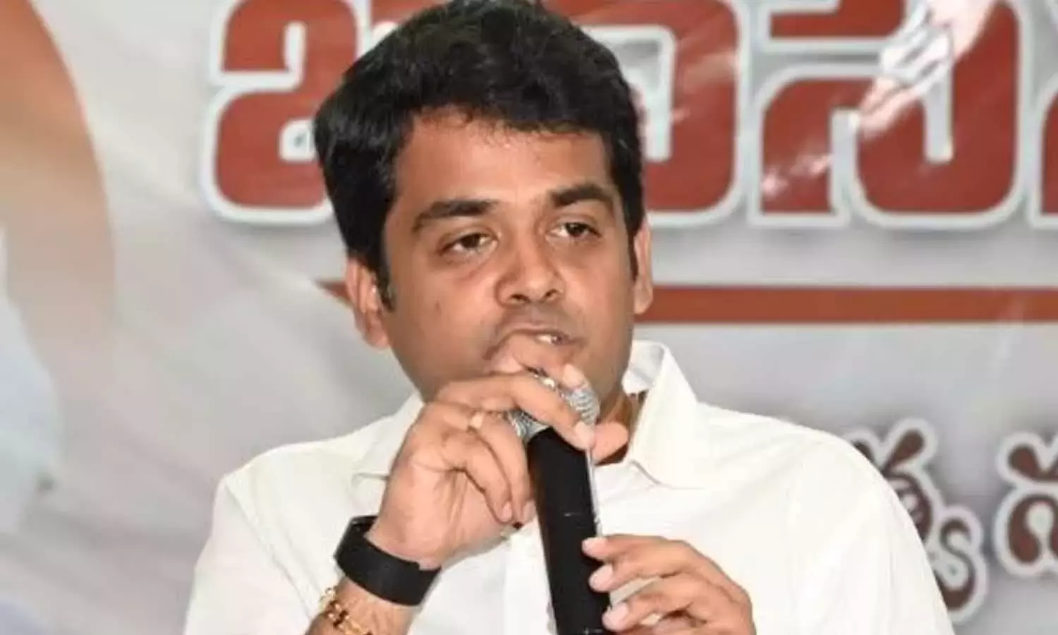 Andhra: वरुण ने भोगापुरम हवाई अड्डे के क्रेडिट दावों पर वाईएसआरसीपी की आलोचना की Andhra: वरुण ने भोगापुरम हवाई अड्डे के क्रेडिट दावों पर वाईएसआरसीपी की आलोचना की