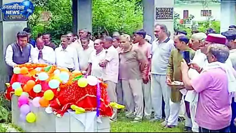 जननेता को अंतिम विदाई देने उमड़ा जन सैलाब जननेता को अंतिम विदाई देने उमड़ा जन सैलाब