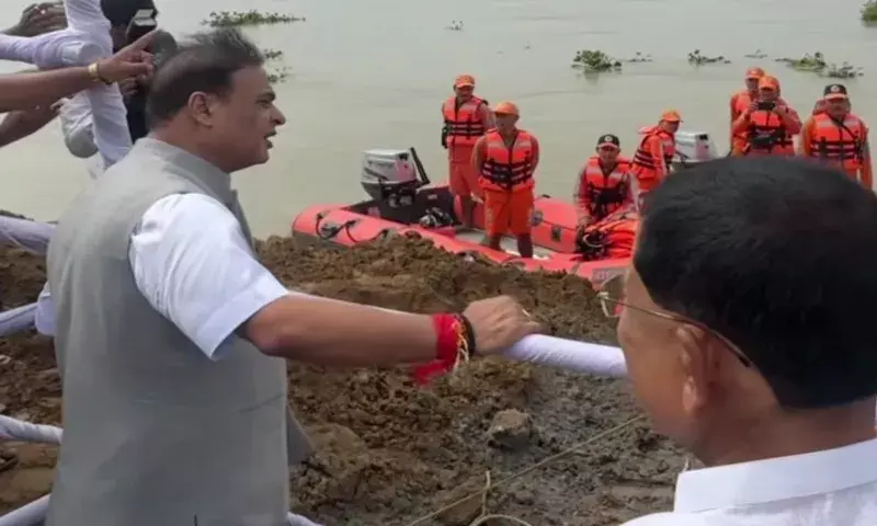 डिब्रूगढ़ में कटाव संकट: IIT-गुवाहाटी के एक्सपर्ट्स संभालेंगे कमान डिब्रूगढ़ में कटाव संकट: IIT-गुवाहाटी के एक्सपर्ट्स संभालेंगे कमान