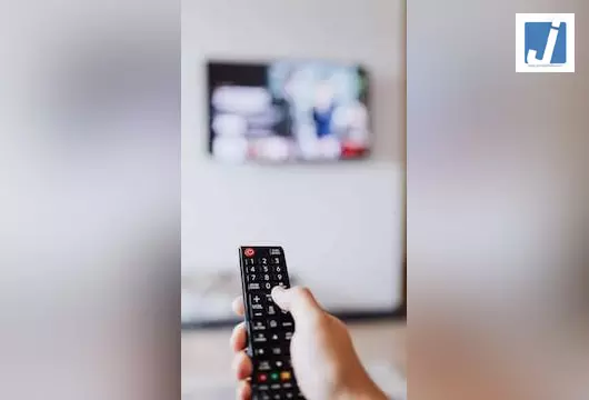 OMG! पति ने बदला टीवी चैनल तो भड़क उठी पत्नी, किया लहूलुहान! OMG! पति ने बदला टीवी चैनल तो भड़क उठी पत्नी, किया लहूलुहान!