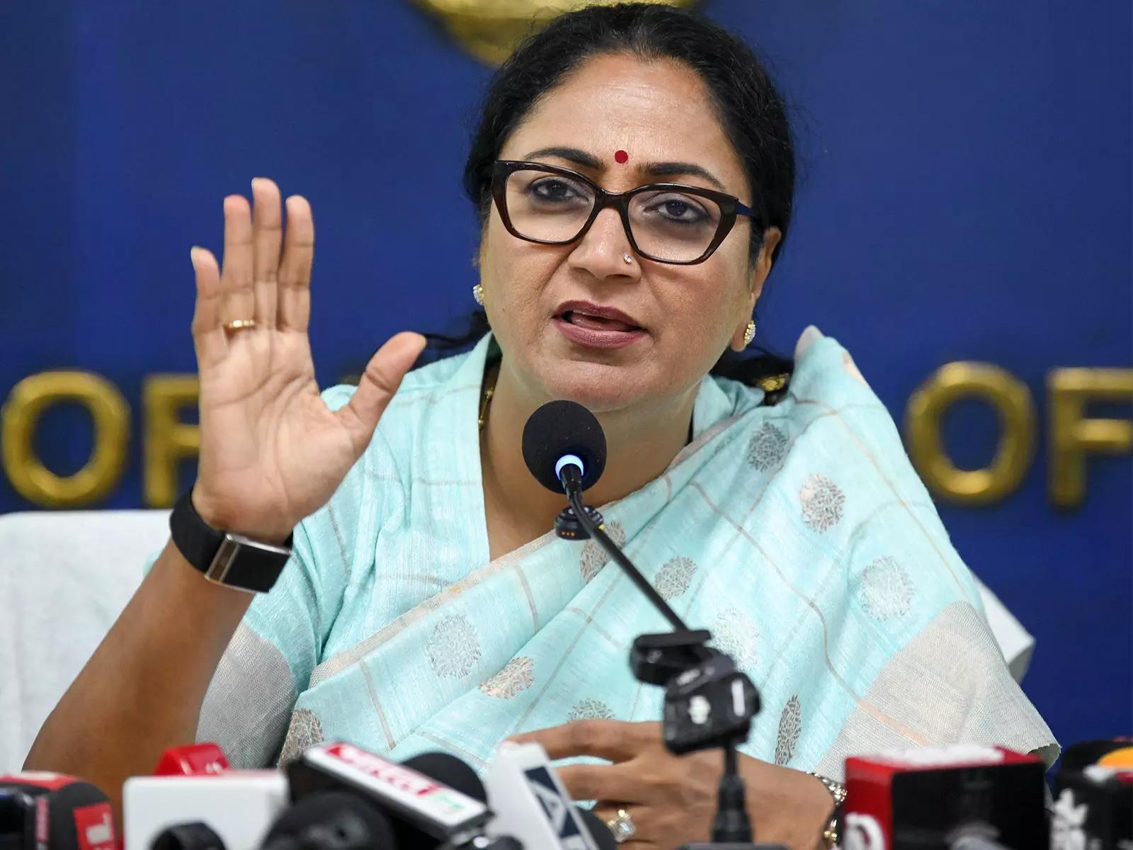 दिल्ली सरकार ने आपदा प्रबंधन कर्मियों की सैलरी बढ़ाई दिल्ली सरकार ने आपदा प्रबंधन कर्मियों की सैलरी बढ़ाई