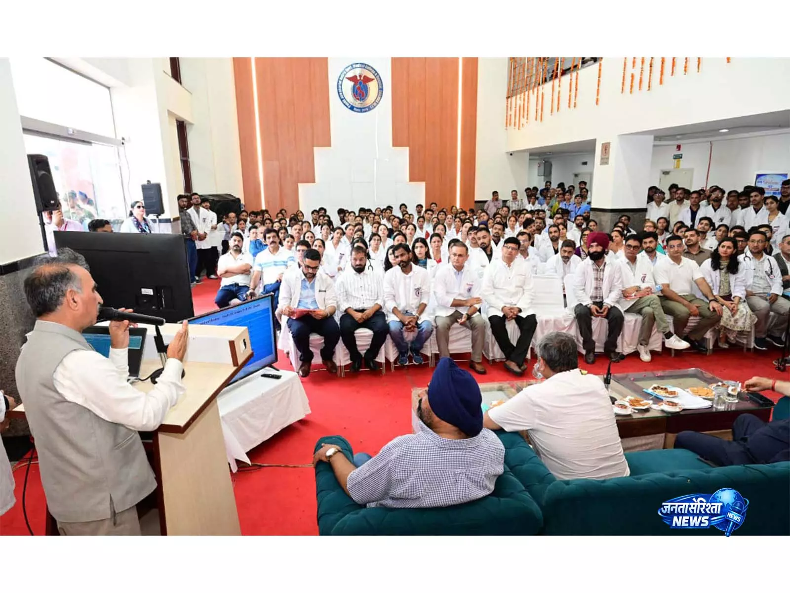 हिमाचल CM सुक्खू ने चंबा मेडिकल कॉलेज में AIIMS जैसी सुविधाओं का किया ऐलान हिमाचल CM सुक्खू ने चंबा मेडिकल कॉलेज में AIIMS जैसी सुविधाओं का किया ऐलान