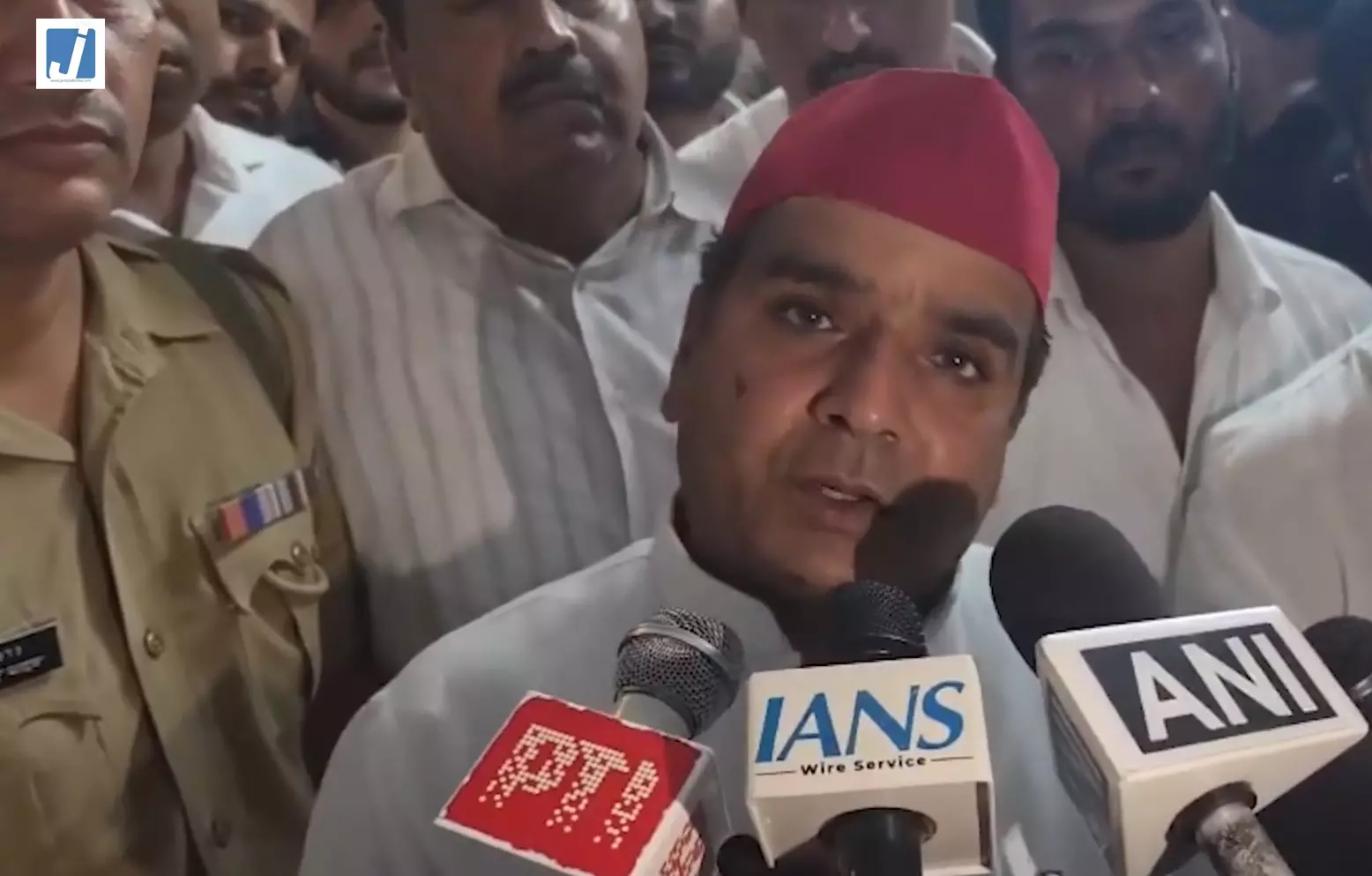 धर्मेंद्र यादव का बीजेपी पर हमला, बोले- अखिलेश यादव ने सच कहा, वादों और कानून-व्यवस्था पर उठाए सवाल धर्मेंद्र यादव का बीजेपी पर हमला, बोले- अखिलेश यादव ने सच कहा, वादों और कानून-व्यवस्था पर उठाए सवाल