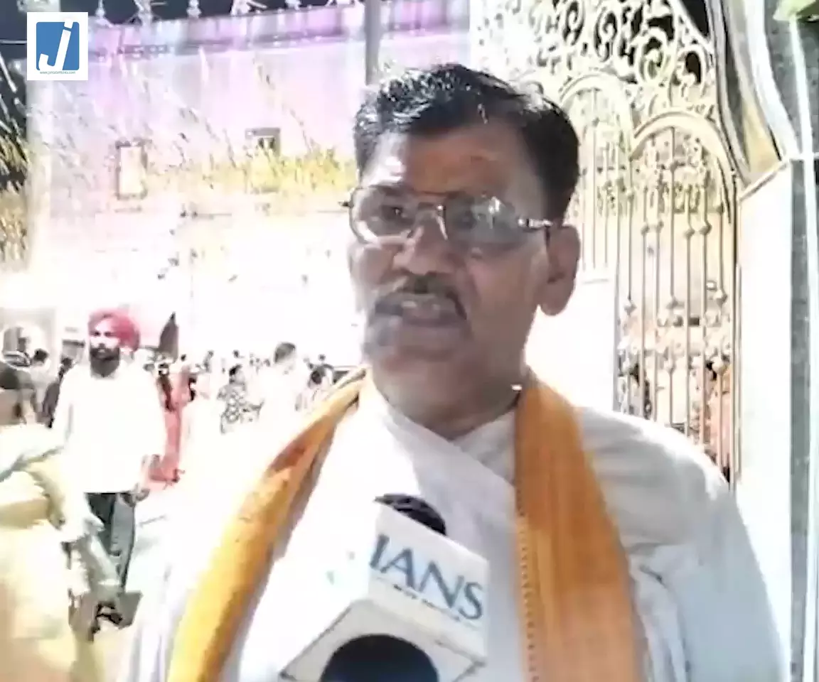 दुर्गियाना मंदिर में उमड़ी नवविवाहित जोड़ों की भीड़, सुखी वैवाहिक जीवन की कामना दुर्गियाना मंदिर में उमड़ी नवविवाहित जोड़ों की भीड़, सुखी वैवाहिक जीवन की कामना