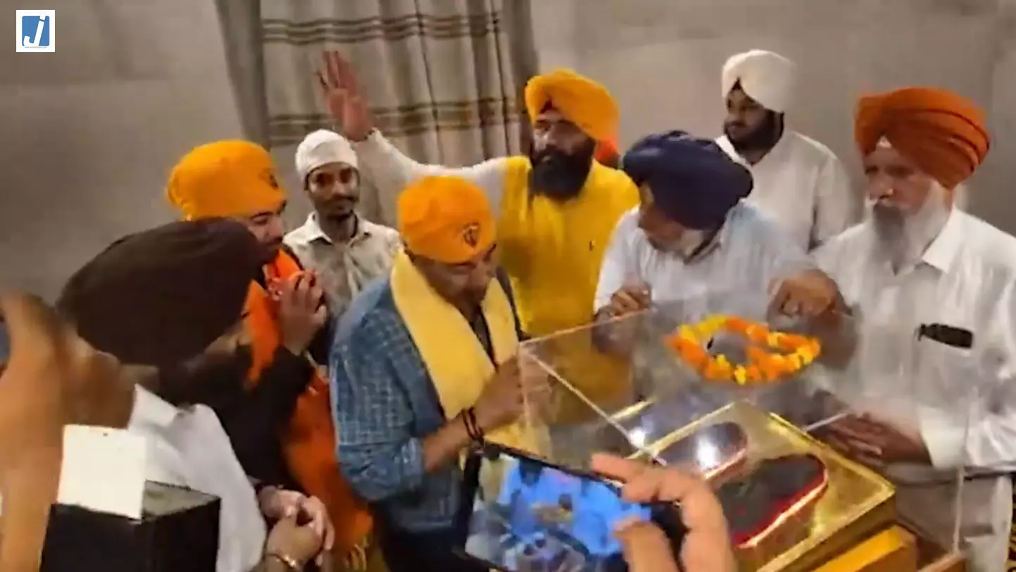 सनी देओल और बेटे करण देओल पटना पहुंचे, ‘बंटवारा 1947’ के प्रमोशन से पहले पटना साहिब गुरुद्वारे में टेका माथा