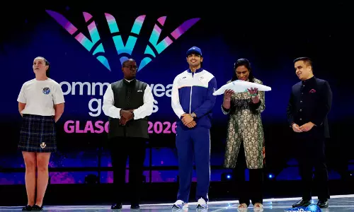 अहमदाबाद CWG 2030 से पहले ग्लासगो ने भारत को सौंपा कॉमनवेल्थ गेम्स ध्वज और बैटन अहमदाबाद CWG 2030 से पहले ग्लासगो ने भारत को सौंपा कॉमनवेल्थ गेम्स ध्वज और बैटन