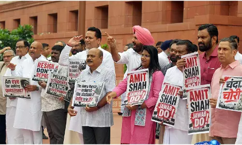 छात्र प्रदर्शन पर पुलिस कार्रवाई के खिलाफ संसद में विपक्ष का विरोध, Amit Shah से बयान की मांग छात्र प्रदर्शन पर पुलिस कार्रवाई के खिलाफ संसद में विपक्ष का विरोध, Amit Shah से बयान की मांग