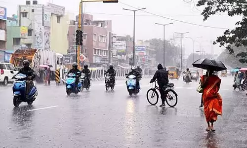 चेन्नई समेत 8 जिलों में मध्यम वर्षा, कई इलाकों के लिए भारी बारिश का अलर्ट चेन्नई समेत 8 जिलों में मध्यम वर्षा, कई इलाकों के लिए भारी बारिश का अलर्ट