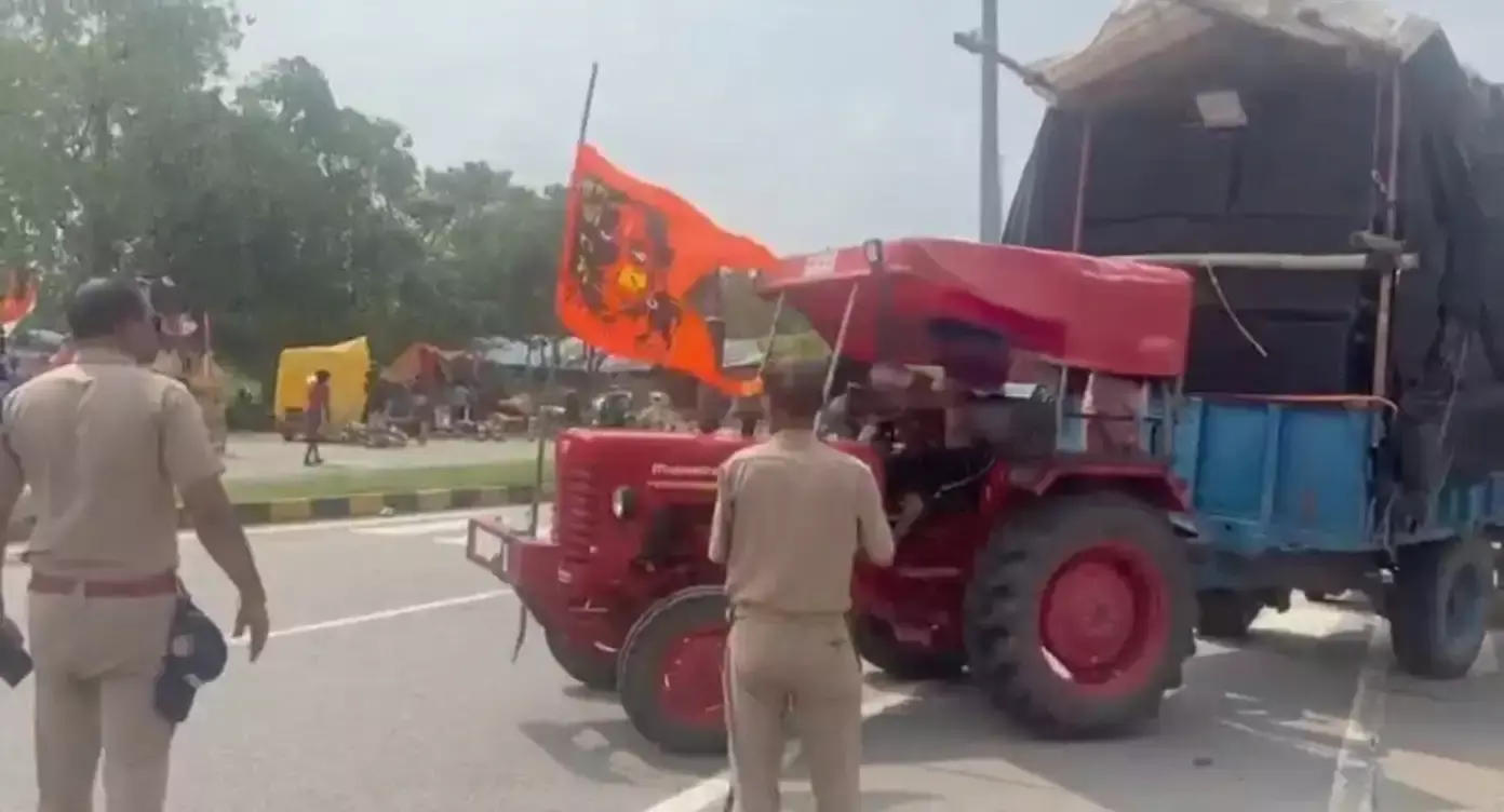 Haridwar: नारसन बॉर्डर पर ऊंची कांवड़ और डीजे वाहनों की एंट्री रोकी Haridwar: नारसन बॉर्डर पर ऊंची कांवड़ और डीजे वाहनों की एंट्री रोकी