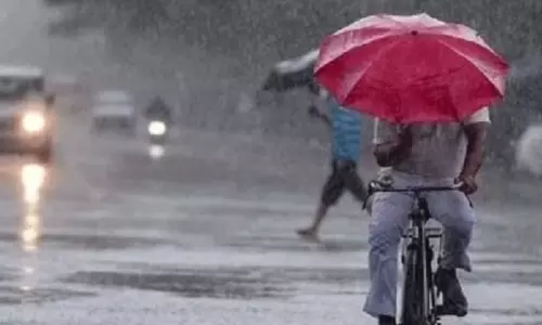 UP में अगले तीन दिन बारिश के आसार, पूर्वी उत्तर प्रदेश के कई जिलों में यलो अलर्ट जारी UP में अगले तीन दिन बारिश के आसार, पूर्वी उत्तर प्रदेश के कई जिलों में यलो अलर्ट जारी