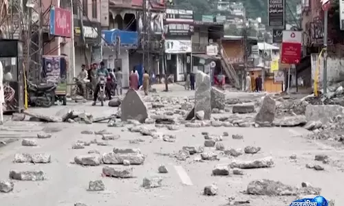 Jammu and Kashmir तनाव खबरों के बीच पाकिस्तान में डिजिटल न्यूज प्लेटफॉर्म पर रोक, रिपोर्ट्स का दावा Jammu and Kashmir तनाव खबरों के बीच पाकिस्तान में डिजिटल न्यूज प्लेटफॉर्म पर रोक, रिपोर्ट्स का दावा