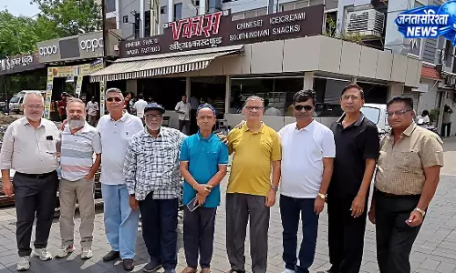 चार दशक बाद मिले दोस्त, समाज सेवा का संकल्प चार दशक बाद मिले दोस्त, समाज सेवा का संकल्प