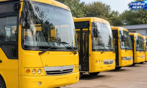 KDMT की मुफ्त बस सेवा से छात्रों को राहत KDMT की मुफ्त बस सेवा से छात्रों को राहत