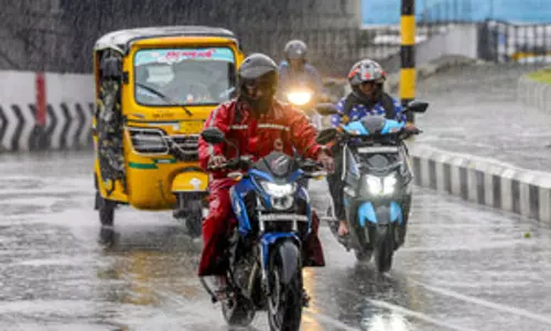 तमिलनाडु के छह जिलों में भारी बारिश और आंधी-तूफान की संभावना तमिलनाडु के छह जिलों में भारी बारिश और आंधी-तूफान की संभावना