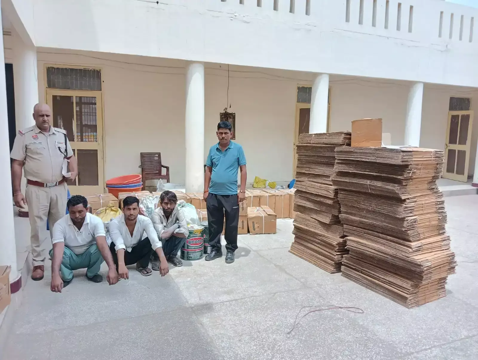 Nuh: नूंह में सुरक्षा एजेंसियां अलर्ट, विस्फोटक के साथ तीन पकड़े