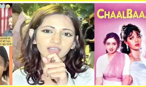 सोशल मीडिया में मोदी समर्थकों ने रुचिका के माफ़ी मांगने वाले वीडियो को अलग-अलग बताया सोशल मीडिया में मोदी समर्थकों ने रुचिका के माफ़ी मांगने वाले वीडियो को अलग-अलग बताया