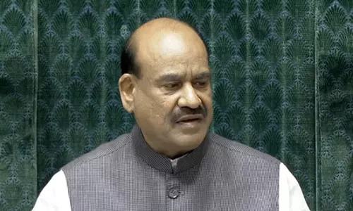 विपक्ष के हंगामे के कारण लोकसभा की कार्यवाही दोपहर 12 बजे तक के लिए स्थगित