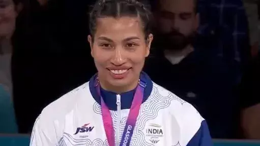 मेडल जीता, दिल भी: लवलीना ने बाढ़ पीड़ितों को सौंपा CWG का सिल्वर मेडल जीता, दिल भी: लवलीना ने बाढ़ पीड़ितों को सौंपा CWG का सिल्वर