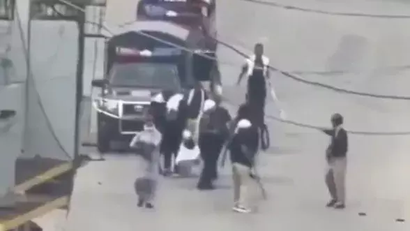 PoK में भड़का गुस्सा: पाकी सेना पर लगा बर्बरता का आरोप, UN से गुहार PoK में भड़का गुस्सा: पाकी सेना पर लगा बर्बरता का आरोप, UN से गुहार