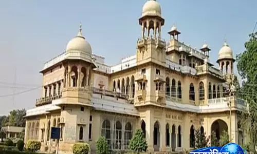 इलाहाबाद विश्वविद्यालय का बड़ा फैसला, प्रोफेसरों के प्राइवेट ट्यूशन पर रोक इलाहाबाद विश्वविद्यालय का बड़ा फैसला, प्रोफेसरों के प्राइवेट ट्यूशन पर रोक