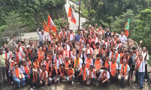 सिक्किम के पाकयोंग जिले में बीजेपी को मजबूती, 53 परिवारों ने थामा पार्टी का दामन सिक्किम के पाकयोंग जिले में बीजेपी को मजबूती, 53 परिवारों ने थामा पार्टी का दामन