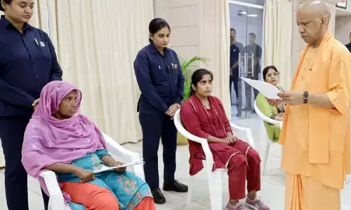 सावन के पहले सोमवार को सीएम योगी ने सुना जनता का दर्द