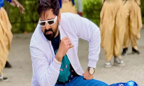 पवन सिंह का कुकिंग अंदाज पड़ा भारी, सावन में चिकन वाले प्रोमो पर शुरू हुआ विवाद पवन सिंह का कुकिंग अंदाज पड़ा भारी, सावन में चिकन वाले प्रोमो पर शुरू हुआ विवाद