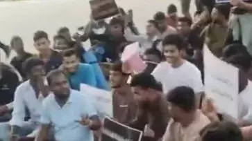हैदराबाद में अचानक प्रदर्शन: 20,000 पुलिस भर्तियों की मांग हैदराबाद में अचानक प्रदर्शन: 20,000 पुलिस भर्तियों की मांग