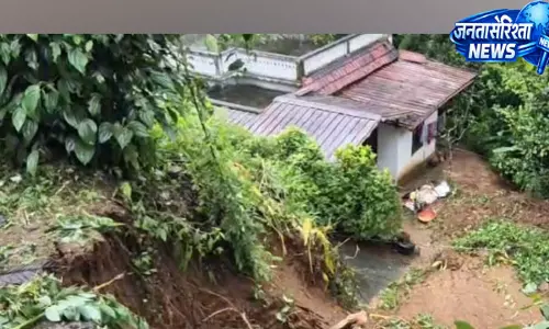 चारालंकनम में भूस्खलन से पानी की टंकी नष्ट, घर बाल-बाल बचा चारालंकनम में भूस्खलन से पानी की टंकी नष्ट, घर बाल-बाल बचा
