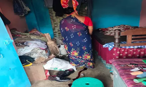 CG: पटेल मोहल्ला में महिला ने लगाई फांसी, जांच में जुटी पुलिस CG: पटेल मोहल्ला में महिला ने लगाई फांसी, जांच में जुटी पुलिस