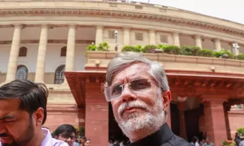 कांग्रेस सांसदों ने सदन में अमित शाह का मांगा जवाब, कहा- गृह मंत्री उपस्थित होकर हर मामले पर दें जवाब कांग्रेस सांसदों ने सदन में अमित शाह का मांगा जवाब, कहा- गृह मंत्री उपस्थित होकर हर मामले पर दें जवाब