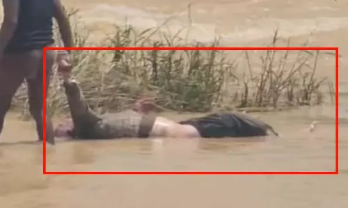 बाढ़ के बीच लापता लोगों की तलाश जारी, एनीकट के पास मिला एक और शव बाढ़ के बीच लापता लोगों की तलाश जारी, एनीकट के पास मिला एक और शव