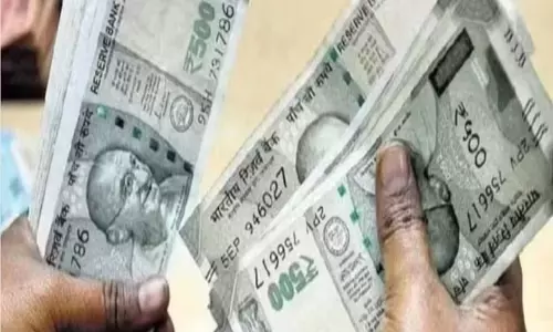 7% इंक्रीमेंट से दोगुनी होगी बेसिक सैलरी! कर्मचारियों की बढ़ी उम्मीदें 7% इंक्रीमेंट से दोगुनी होगी बेसिक सैलरी! कर्मचारियों की बढ़ी उम्मीदें