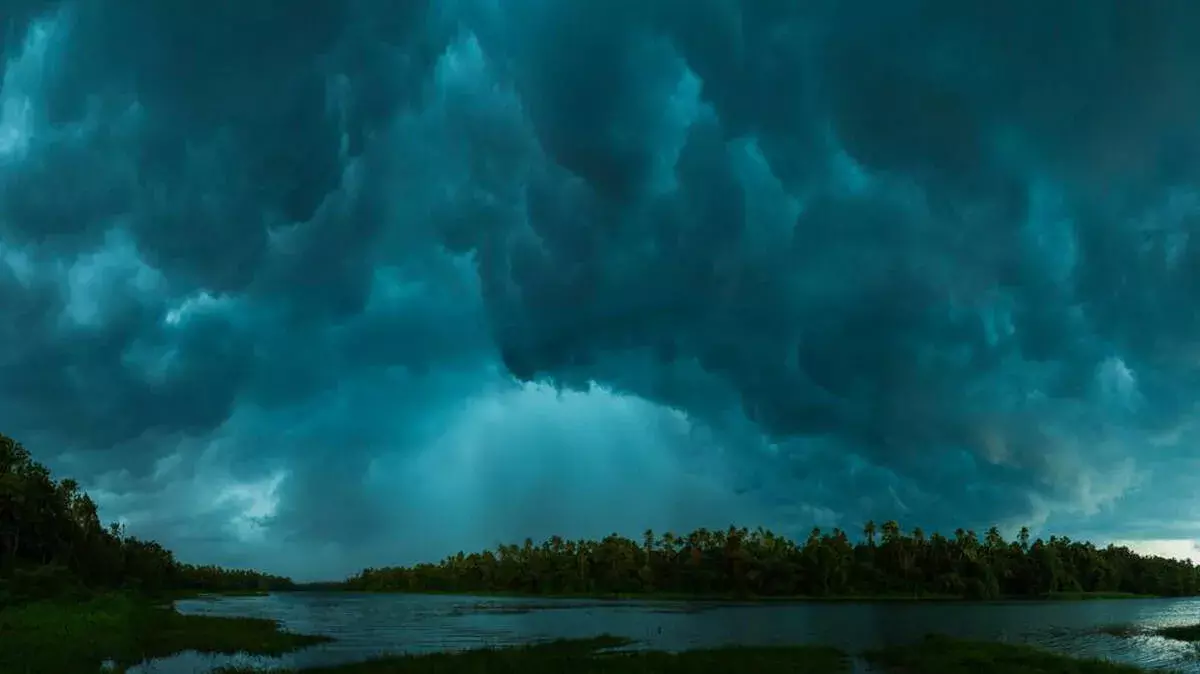 Kerala में भारी बारिश जारी रहेगी; IMD ने लोगों से सतर्क रहने को कहा Kerala में भारी बारिश जारी रहेगी; IMD ने लोगों से सतर्क रहने को कहा