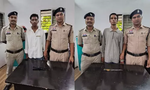Raipur Breaking: अवैध चाकू लेकर लोगों को डराने वाले दो बदमाश गिरफ्तार