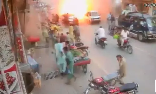 5 पुलिसकर्मियों की मौत का LIVE मंजर... 5 पुलिसकर्मियों की मौत का LIVE मंजर...