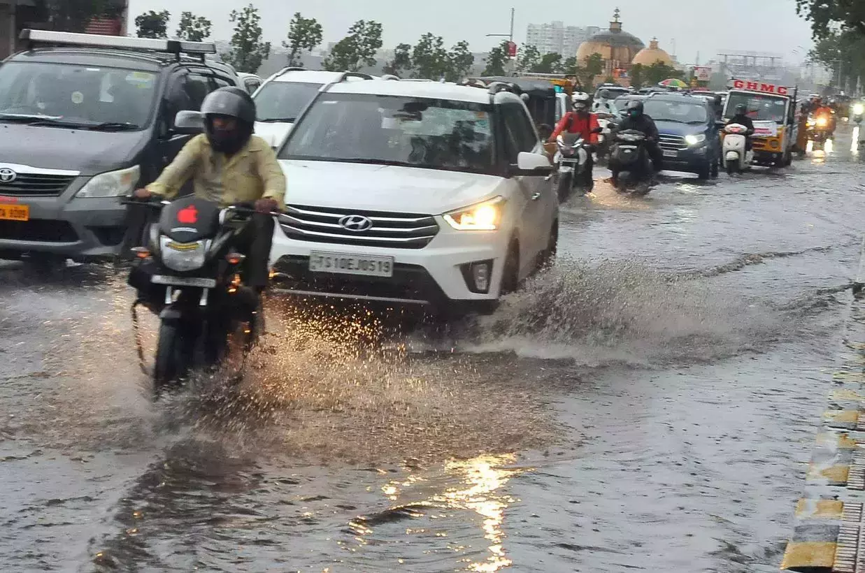Telangana: सक्रिय मॉनसून सीज़न के बावजूद हैदराबाद में 16% वर्षा की कमी हुई Telangana: सक्रिय मॉनसून सीज़न के बावजूद हैदराबाद में 16% वर्षा की कमी हुई