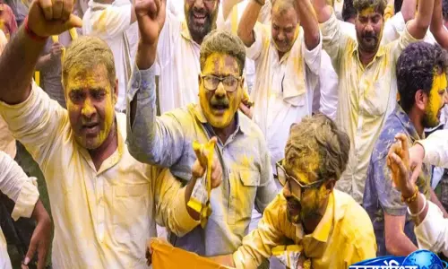 Prashant किशोर की जीत की ओर बढ़त, समर्थकों में उत्साह Prashant किशोर की जीत की ओर बढ़त, समर्थकों में उत्साह