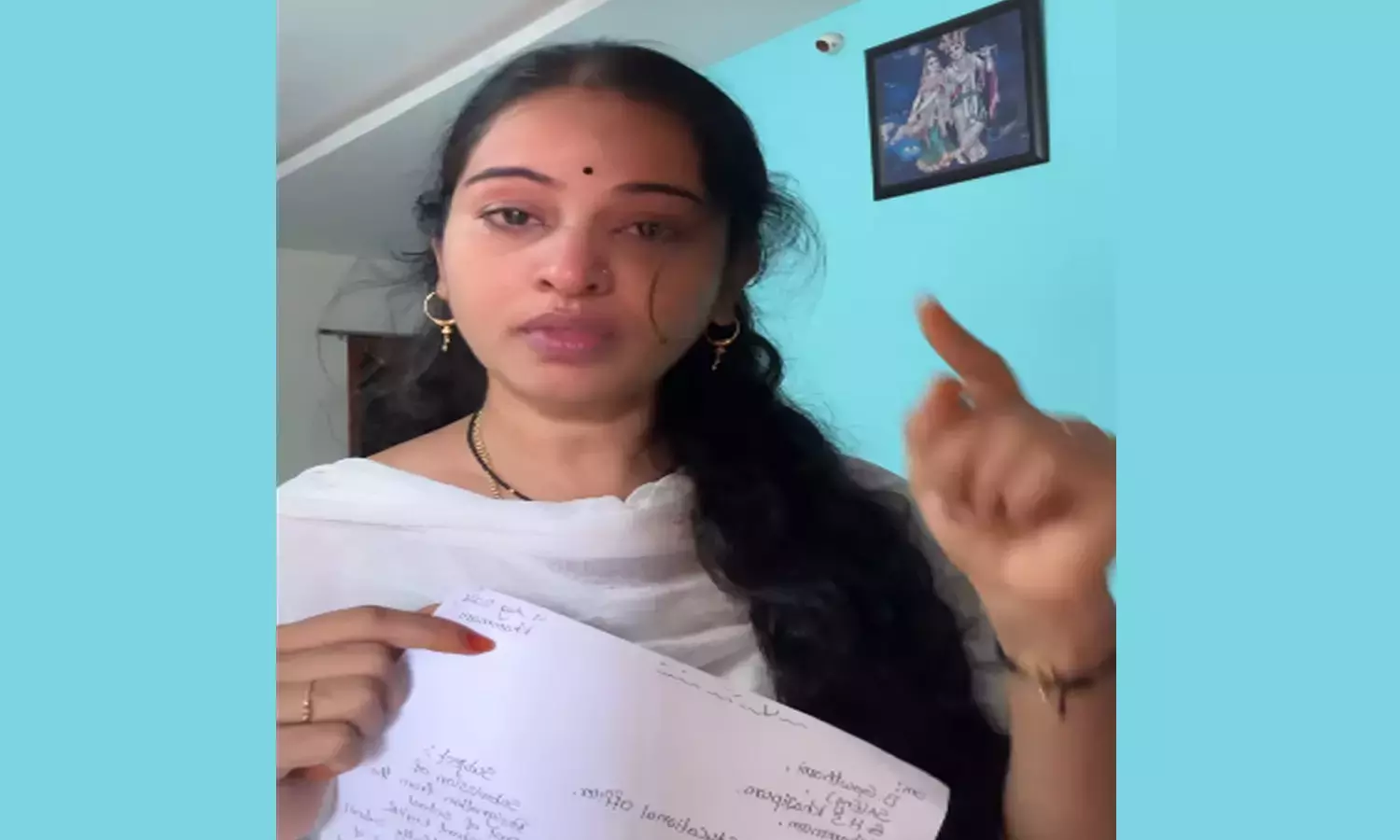 खम्मम: रील बनाने के आरोप में सरकारी शिक्षक निलंबित, इस्तीफा खम्मम: रील बनाने के आरोप में सरकारी शिक्षक निलंबित, इस्तीफा