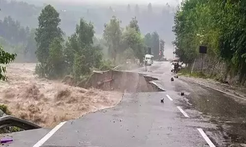 Nahan: सिरमौर में बारिश का असर, 24 सड़कें बंद और 84.39 लाख की क्षति Nahan: सिरमौर में बारिश का असर, 24 सड़कें बंद और 84.39 लाख की क्षति