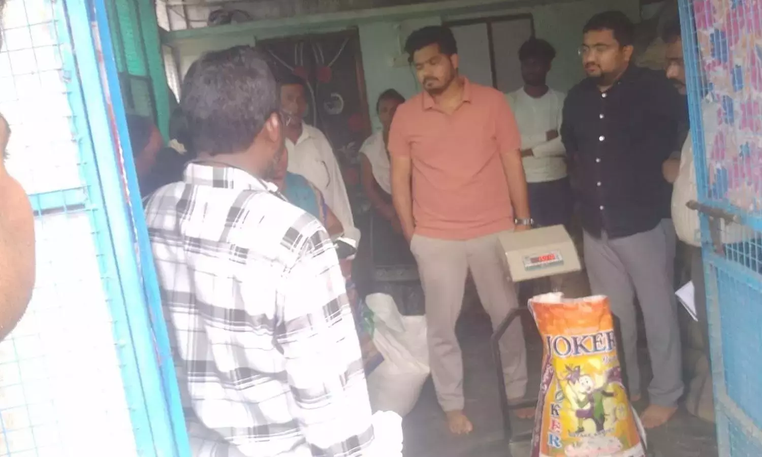 Andhra: अधिकारियों ने बाढ़ प्रभावित गांवों में रहने को कहा Andhra: अधिकारियों ने बाढ़ प्रभावित गांवों में रहने को कहा