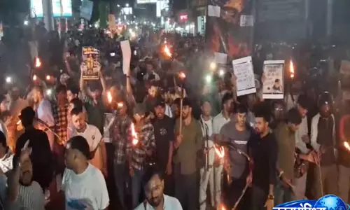 Ranchi में जंतर-मंतर जैसा आंदोलन, परीक्षा घोटाले के खिलाफ छात्रों का संघर्ष तेज Ranchi में जंतर-मंतर जैसा आंदोलन, परीक्षा घोटाले के खिलाफ छात्रों का संघर्ष तेज