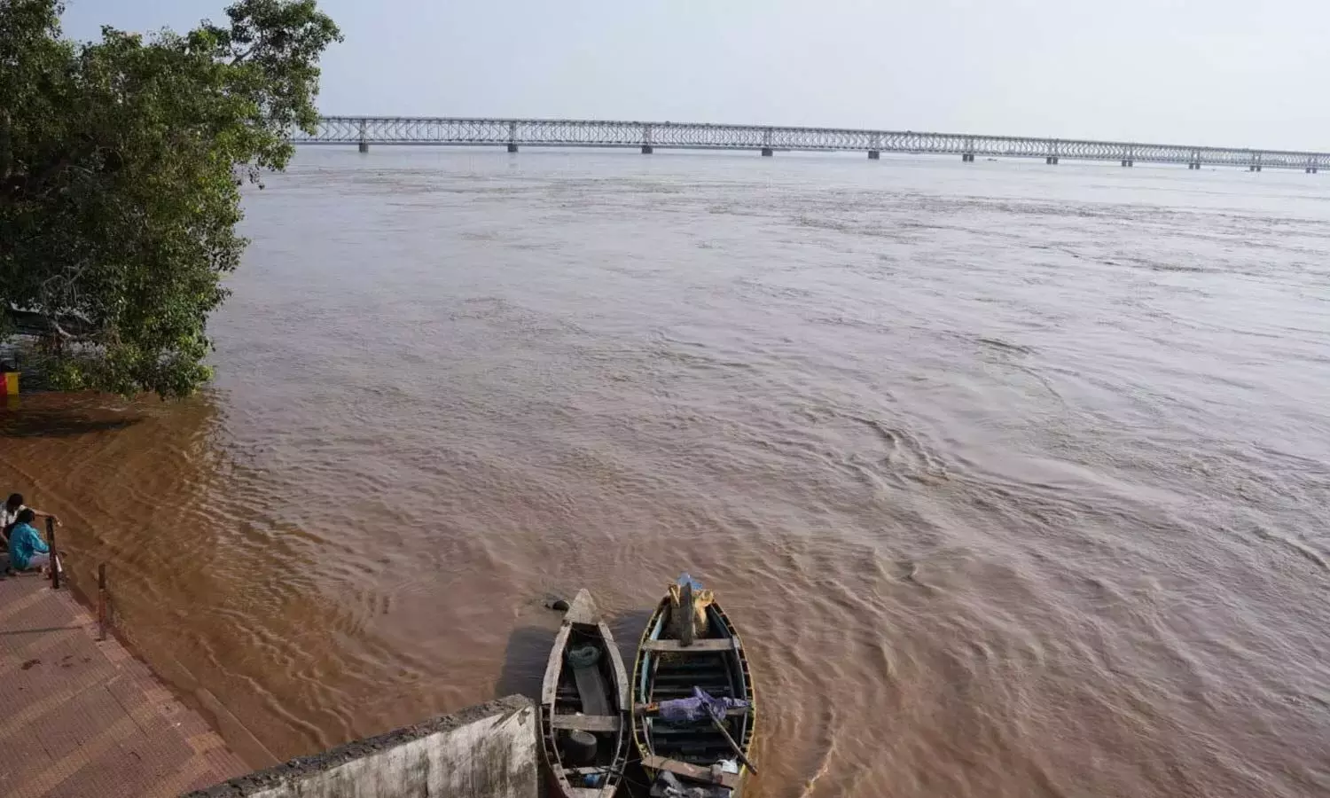 Andhra: गोदावरी में बाढ़ कम होने लगी है Andhra: गोदावरी में बाढ़ कम होने लगी है