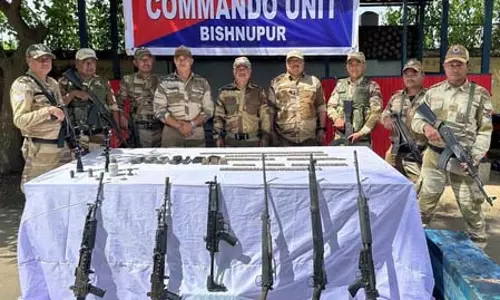 BREAKING: मणिपुर में गिरफ्तार आठ उग्रवादियों में दो महिलाएं शामिल, हथियार और ड्रग्स जब्त
