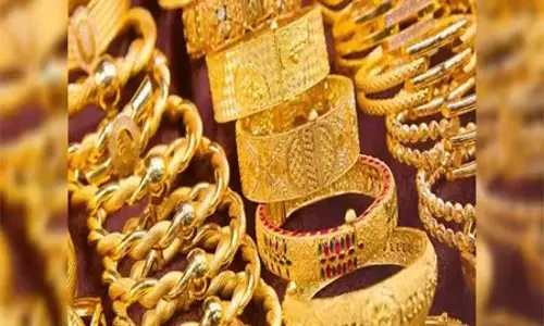 Indore सराफा में चमकी सोने की कीमत, चांदी ने भी लगाई छलांग Indore सराफा में चमकी सोने की कीमत, चांदी ने भी लगाई छलांग