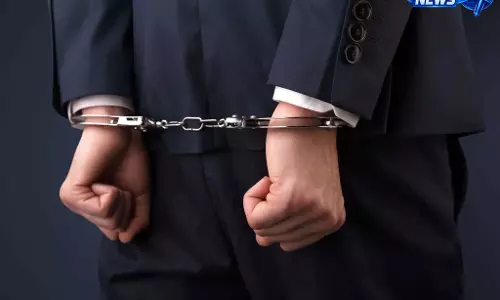 CG BREAKING: हेमचंद यादव विश्वविद्यालय के कुलसचिव गिरफ्तार
